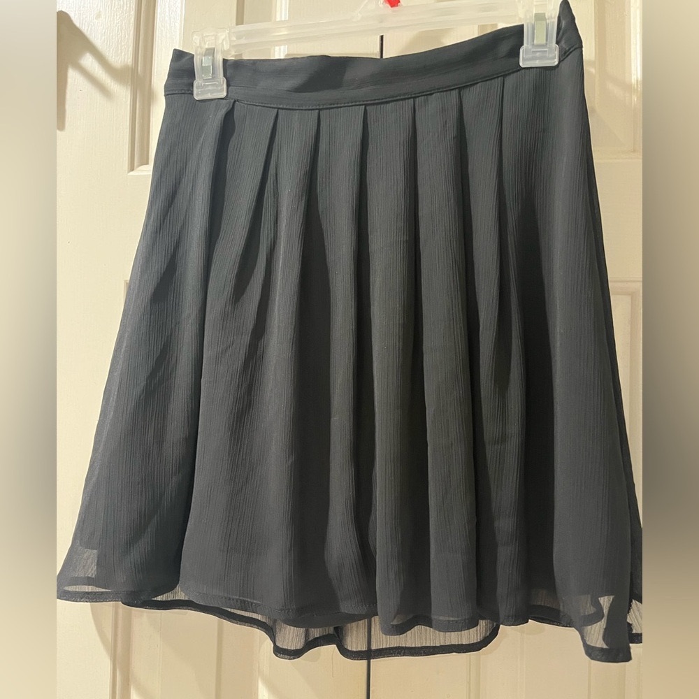 Old navy black chiffon lined skirt